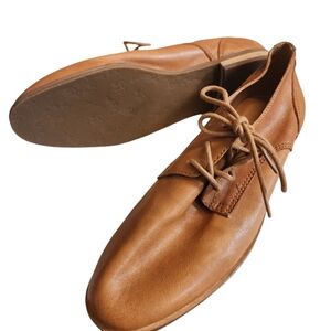 Frye and Co Women's Leather Piper Oxford Shoes Tan size 7 Lace Up